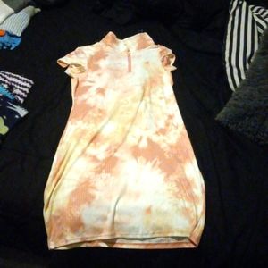 The color is pink and white i haven't wore it before and got it from nobo